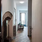 Hostmate - Cardinal Del Monte - 2 *